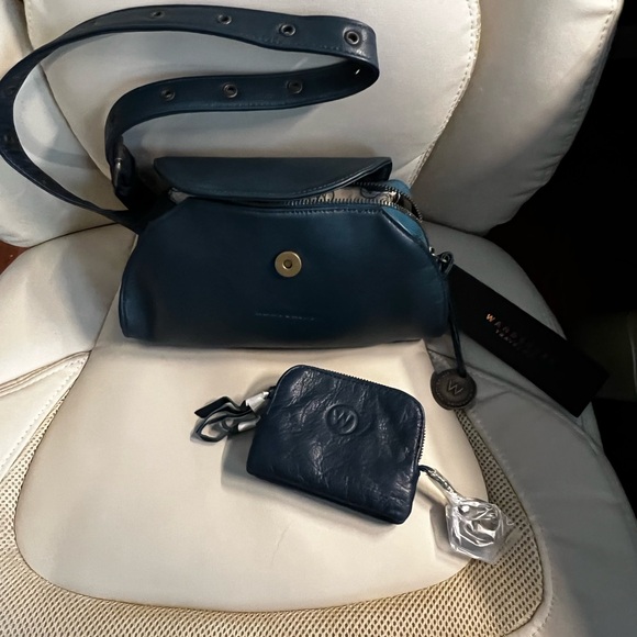 Wanderers Travel Co Letizia Leather Crossbody Bag in Azzurra Teal with Wallet - Picture 4 of 7